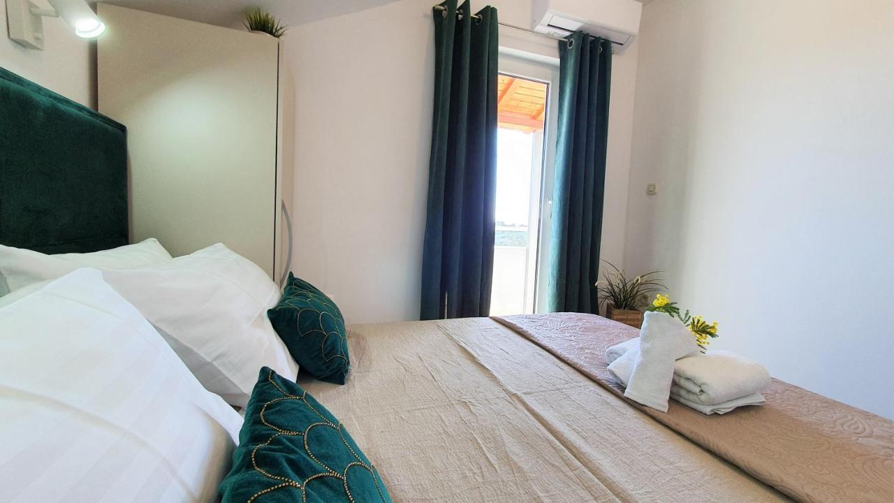 Anas Lagoon Holiday House With Pool At Azure Beach 小德尔韦尼克岛 外观 照片