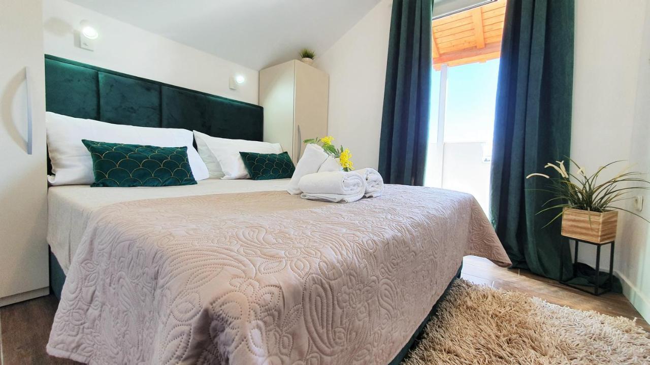 Anas Lagoon Holiday House With Pool At Azure Beach 小德尔韦尼克岛 外观 照片