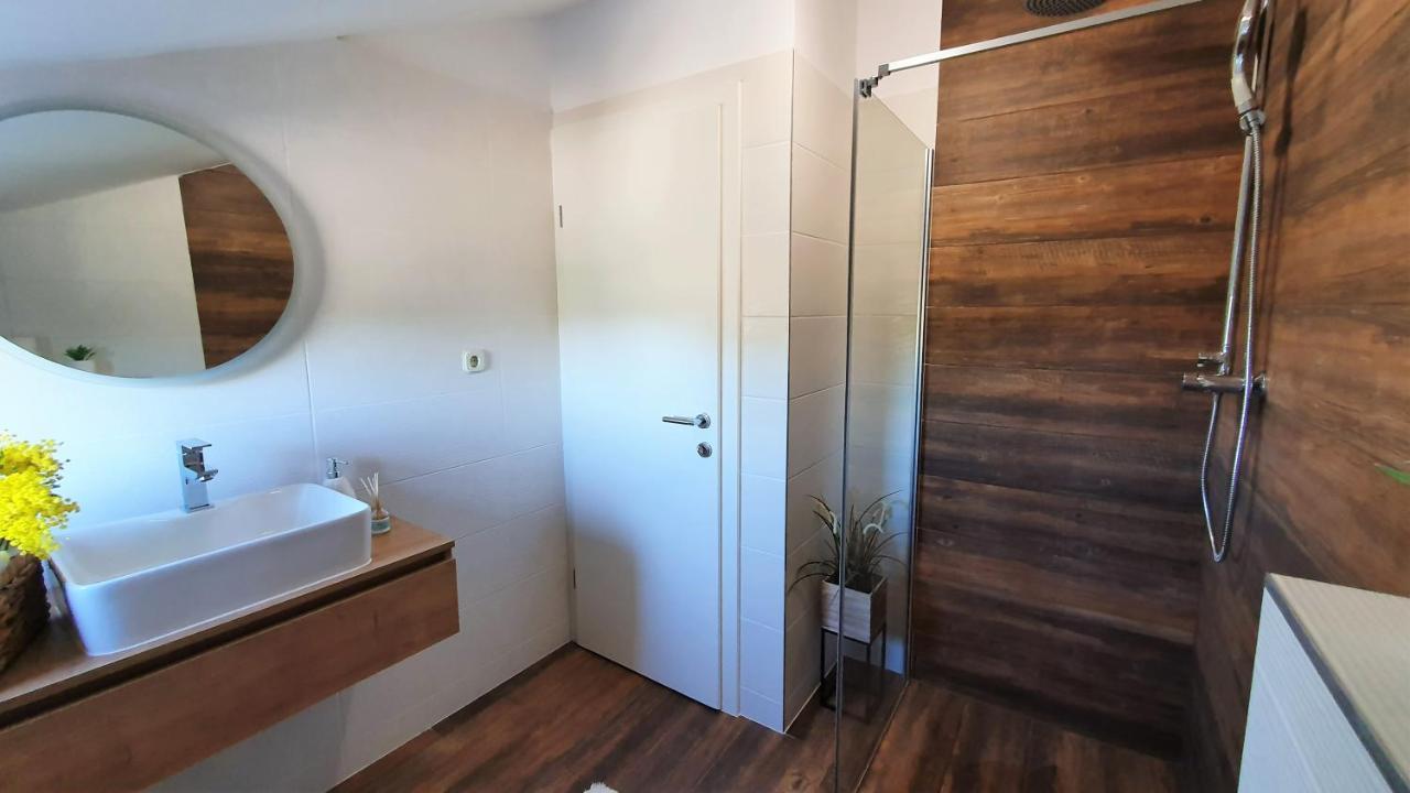 Anas Lagoon Holiday House With Pool At Azure Beach 小德尔韦尼克岛 外观 照片